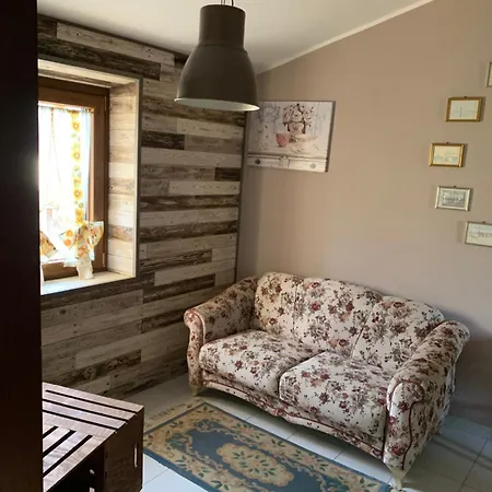 Casale Ugo E Letizia *